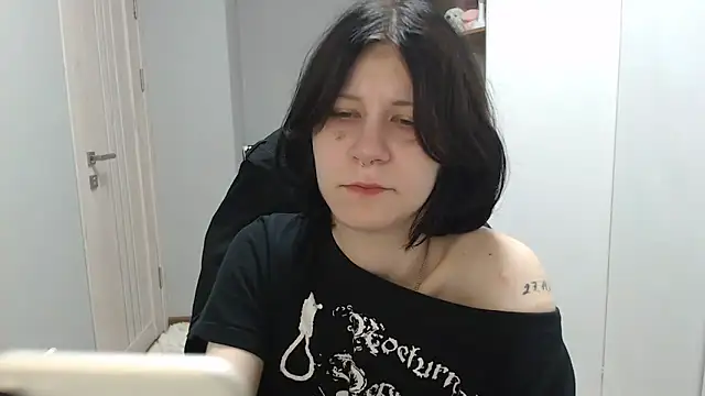 TinaQuiin online show from 10/05/25, 08:01