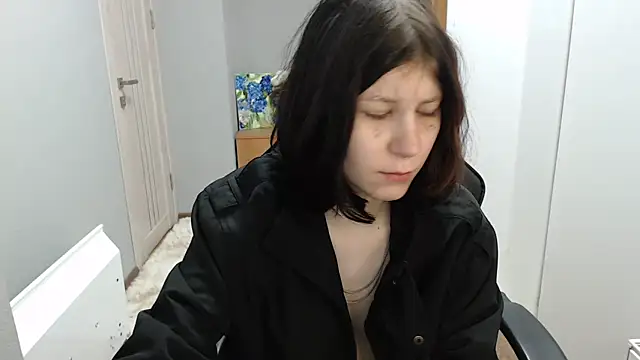 TinaQuiin online show from 11/21/25, 08:35