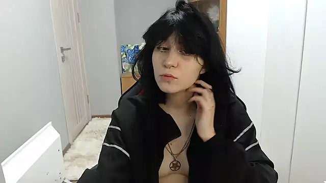 TinaQuiin online show from 11/26/25, 08:37