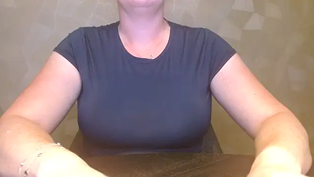 Esmee-Xxx online show from 09/15/25, 06:41