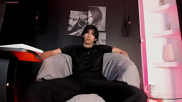 Snapshot of jett_savage chatting on 09/11/25, 01:11 jett savage online show from 09/11/25, 01:11