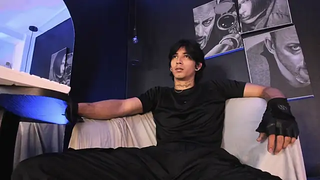 Snapshot of jett_savage chatting on 09/19/25, 01:45 jett savage online show from 09/19/25, 01:45