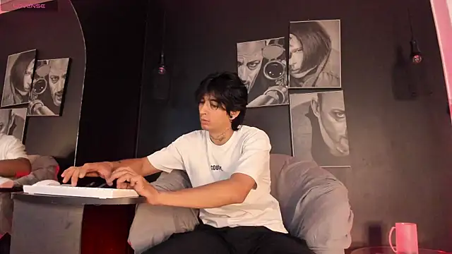 Snapshot of jett_savage chatting on 09/23/25, 01:47 jett savage online show from 09/23/25, 01:47