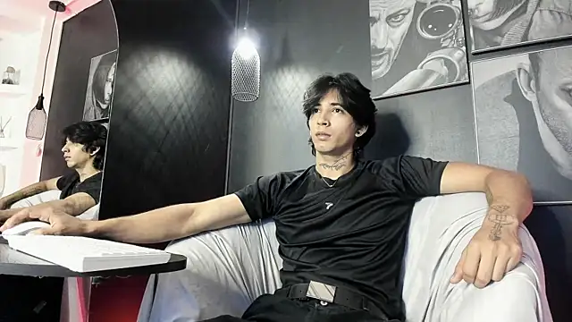 Snapshot of jett_savage chatting on 10/06/25, 01:41 jett savage online show from 10/06/25, 01:41