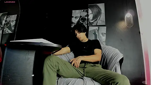 Snapshot of jett_savage chatting on 11/04/25, 02:16 jett savage online show from 11/04/25, 02:16