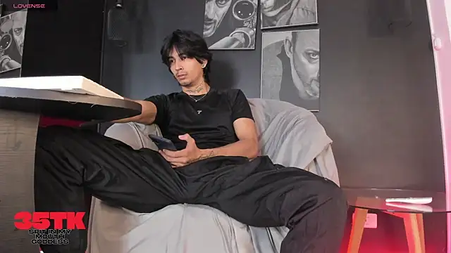 Snapshot of jett_savage chatting on 11/18/25, 03:05 jett savage online show from 11/18/25, 03:05