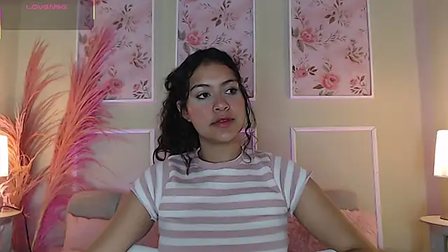 Snapshot of CurlyDani chatting on 09/09/25, 12:15 CurlyDani online show from 09/09/25, 12:15