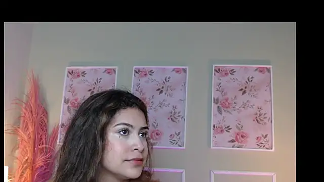 Snapshot of CurlyDani chatting on 10/29/25, 12:07 CurlyDani online show from 10/29/25, 12:07