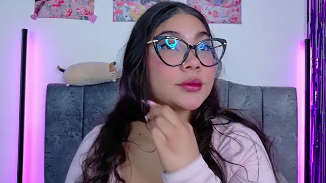 Snapshot of Vale_Walker chatting on 12/22/25, 05:15 Vale Walker online show from 12/22/25, 05:15