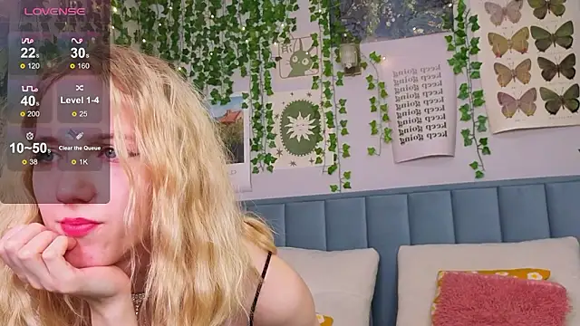 Snapshot of EmmaNovak chatting on 02/05/26, 11:48 EmmaNovak online show from 02/05/26, 11:48