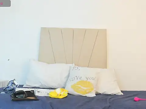  Miaa khalifa  online show from 09/30/25, 12:54