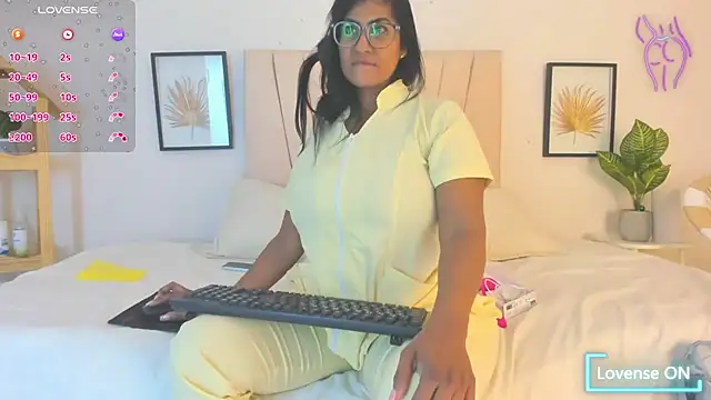 Snapshot of _Miaa_khalifa_ chatting on 02/12/26, 12:44 Miaa khalifa online show from 02/12/26, 12:44