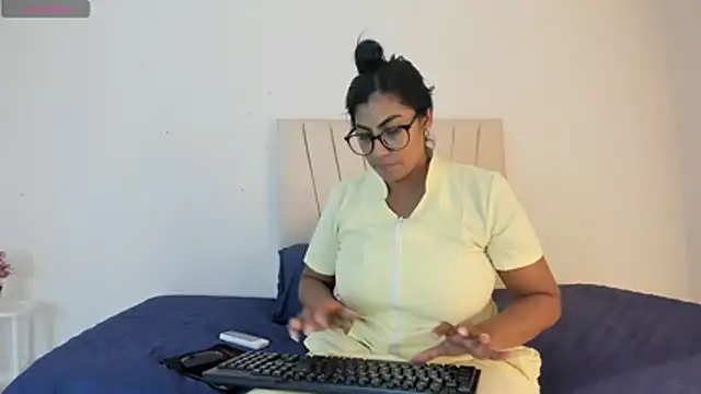 Snapshot of _Miaa_khalifa_ chatting on 04/24/26, 12:29 Miaa khalifa online show from 04/24/26, 12:29