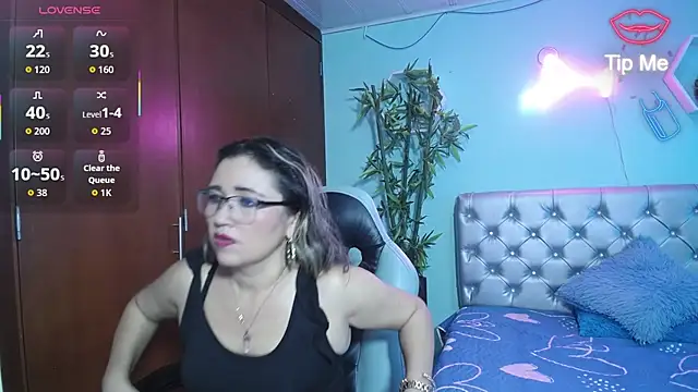 Snapshot of noelia_milf19 chatting on 06/11/26, 01:05 noelia milf19 online show from 06/11/26, 01:05