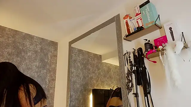 crystaldarliing online show from 04/24/26, 05:37