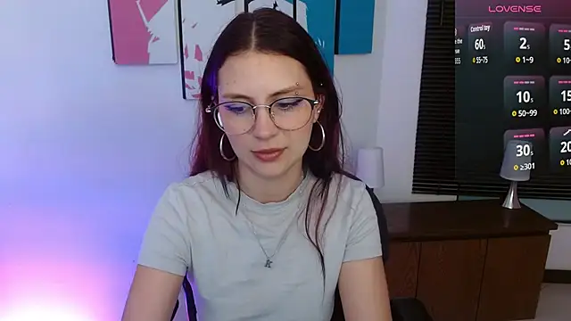 Snapshot of AlanaGarcia19 chatting on 09/18/25, 11:34 AlanaGarcia19 online show from 09/18/25, 11:34