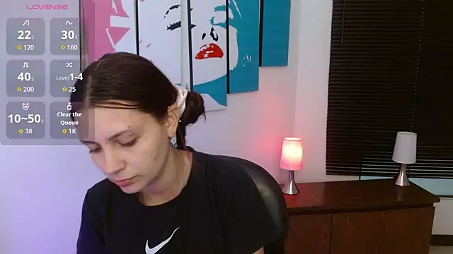 Snapshot of AlanaGarcia19 chatting on 10/21/25, 11:33 AlanaGarcia19 online show from 10/21/25, 11:33