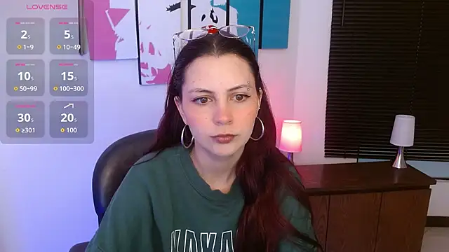 Snapshot of AlanaGarcia19 chatting on 10/30/25, 11:33 AlanaGarcia19 online show from 10/30/25, 11:33