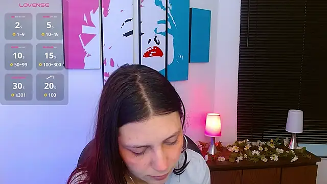 Snapshot of AlanaGarcia19 chatting on 11/20/25, 11:43 AlanaGarcia19 online show from 11/20/25, 11:43