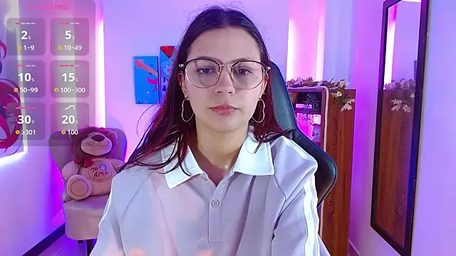 Snapshot of AlanaGarcia19 chatting on 12/02/25, 11:48 AlanaGarcia19 online show from 12/02/25, 11:48