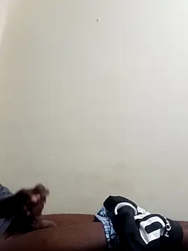 Snapshot of TmanZim2025 chatting on 10/29/25, 01:35 TmanZim2025 online show from 10/29/25, 01:35