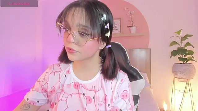 Clara Luu online show from 06/23/26, 04:43