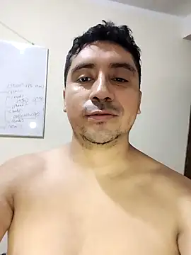 Snapshot of AntonioFit chatting on 09/25/25, 05:22 AntonioFit online show from 09/25/25, 05:22