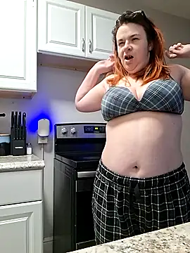 Snapshot of queenpeaches121 chatting on 03/07/26, 11:07 queenpeaches121 online show from 03/07/26, 11:07