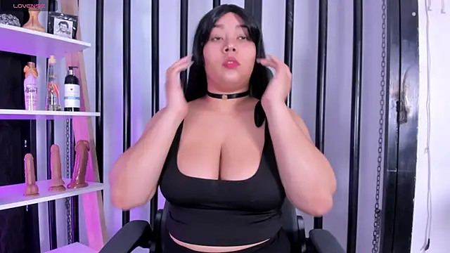 ThaliaBrooks  online show from 10/04/25, 05:05