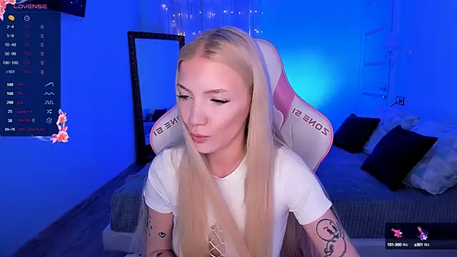 AnyaTaylor  online show from 10/03/25, 04:42