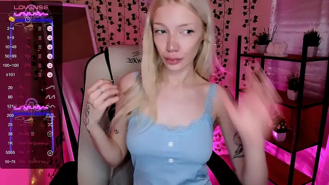 Snapshot of AnyaTaylor_ chatting on 05/13/26, 02:09 AnyaTaylor online show from 05/13/26, 02:09