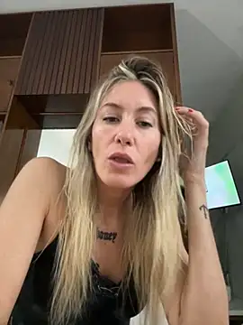 caritadeangellll online show from 11/19/25, 09:48