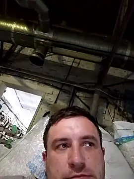 Snapshot of Ivandovxxxl_1010 chatting on 09/28/25, 06:35 Ivandovxxxl 1010 online show from 09/28/25, 06:35