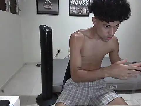 Dollarhot30 online show from 09/29/25, 01:11