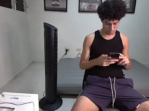 Dollarhot30 online show from 11/10/25, 12:20