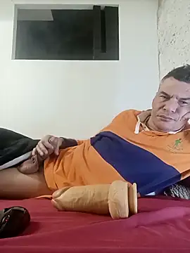 twitshe online show from 11/10/25, 11:37