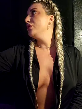 Blondie Sasha online show from 10/30/25, 07:03