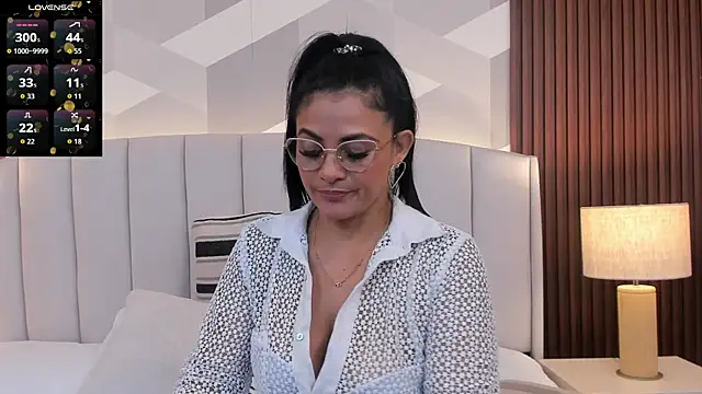 Mommy Naughty online show from 05/13/26, 11:18