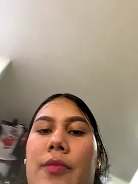 burbuja02 online show from 12/13/25, 07:53