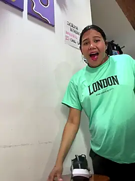 burbuja02 online show from 12/14/25, 02:33