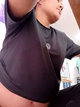 Snapshot of burbuja02 chatting on 01/10/26, 02:30 burbuja02 online show from 01/10/26, 02:30