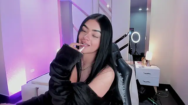 Snapshot of EmmaStonns chatting on 09/10/25, 01:16 EmmaStonns online show from 09/10/25, 01:16