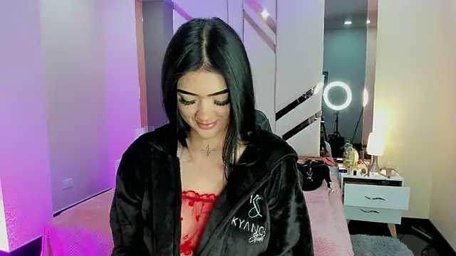 Snapshot of EmmaStonns chatting on 09/29/25, 01:27 EmmaStonns online show from 09/29/25, 01:27