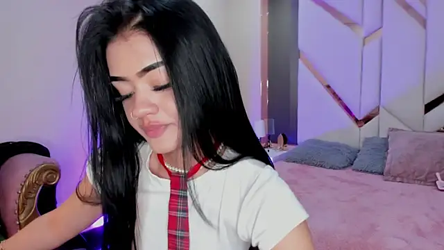 Snapshot of EmmaStonns chatting on 09/30/25, 11:37 EmmaStonns online show from 09/30/25, 11:37