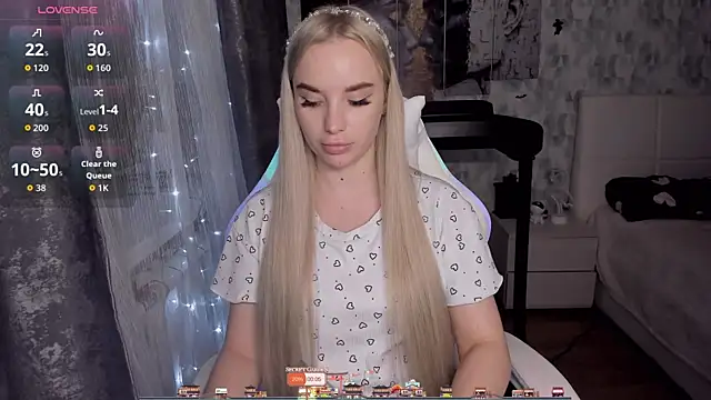 Snapshot of KiraKrox chatting on 11/09/25, 06:39 KiraKrox online show from 11/09/25, 06:39