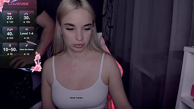 Snapshot of KiraKrox chatting on 02/25/26, 08:07 KiraKrox online show from 02/25/26, 08:07