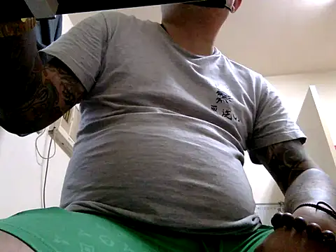 pwq77 online show from 12/19/25, 07:26