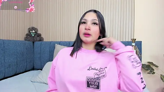 Snapshot of angel_ponce chatting on 10/19/25, 01:12 angel ponce online show from 10/19/25, 01:12