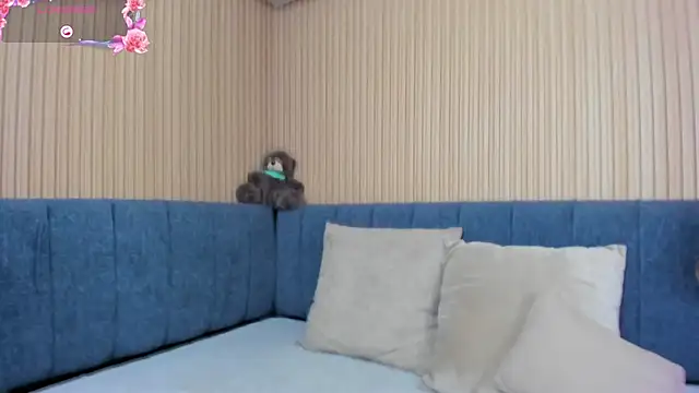 Snapshot of angel_ponce chatting on 11/05/25, 07:14 angel ponce online show from 11/05/25, 07:14