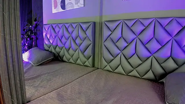 Kitty Dollyy online show from 09/20/25, 08:32